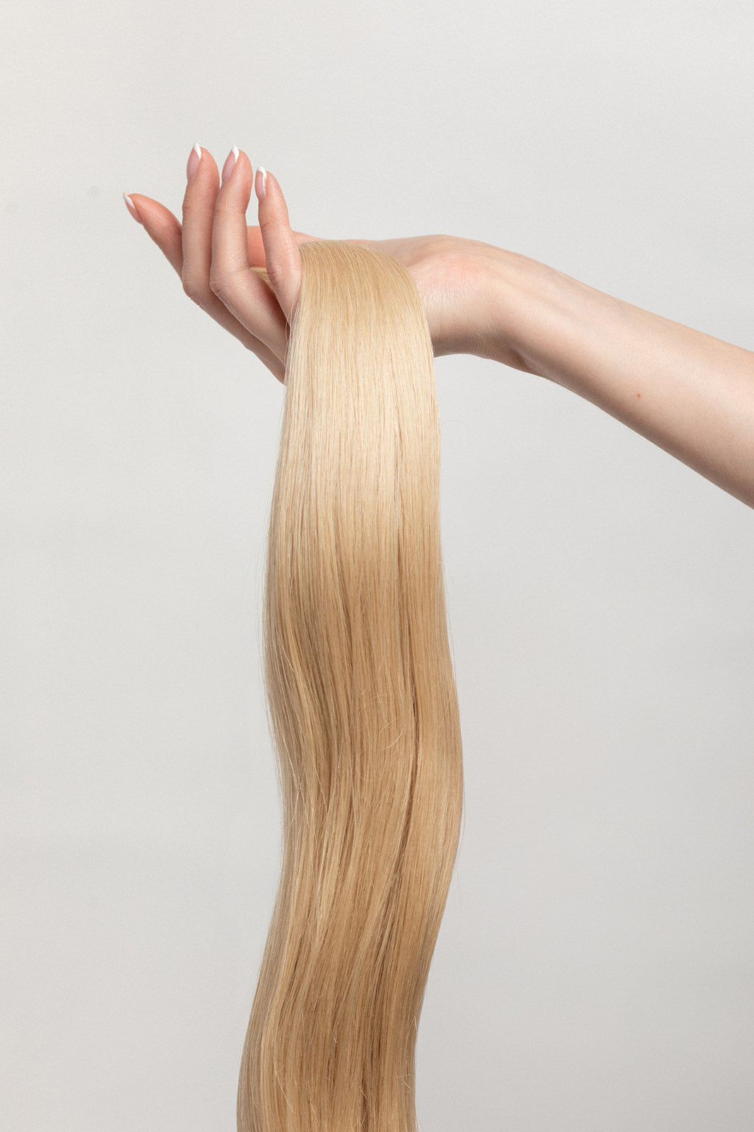 Oat is our soft buttery blonde. You ain’t no run of the mill. Feel your oats. Stylist lingo: Natural/gold level 9 Harloc Tape-In Extensions are made from ethically sourced, premium, Remy Slavic Hair. These reusable hair extensions can be used to add length, volume, chemical-free colour, or to correct or enhance a haircut. Available in 16 beautiful shades. Combine multiple colours to create a custom colour blend and perfect match.